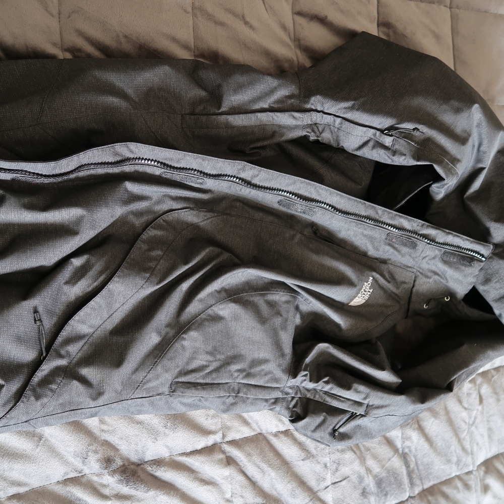 North face winter coat - Picture 5 of 8